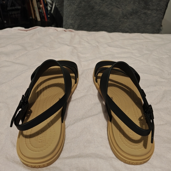 Crocs Tulum, Women's Black Strappy Sandals - Picture 3 of 7
